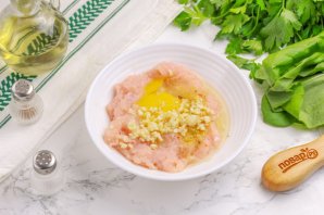Кабачки с чесноком и фаршем Кабачки с чесноком и фаршем