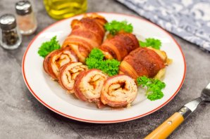 Куриные рулетики в беконе Куриные рулетики в беконе