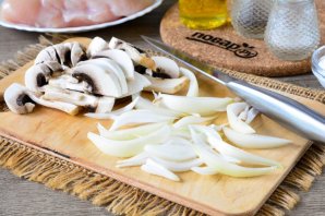 Куриные грудки с картошкой и грибами Куриные грудки с картошкой и грибами